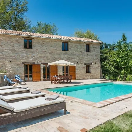 Malu Villa Massa Fermana