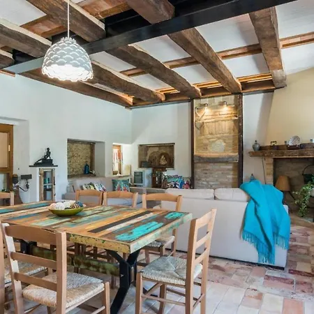 Malu Villa Massa Fermana